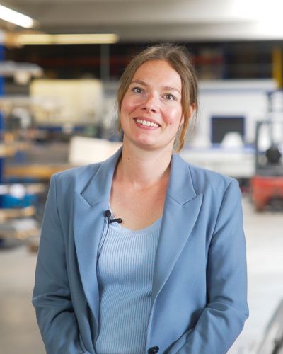 Kontakt aufnehmen mit ALU-Kanttechnik - Bild: Gesch&auml;ftsf&uuml;hrerin Mayla Wussow